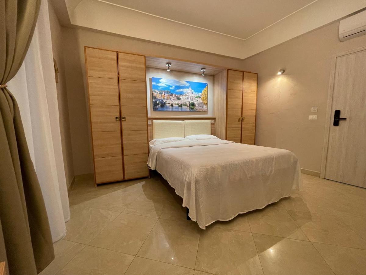Guest house S.p.q.r. *